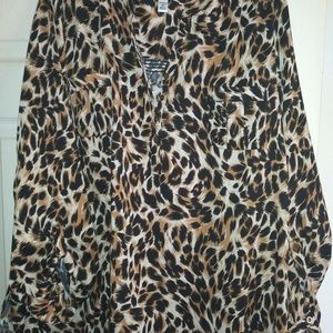 Leopard print plus size top